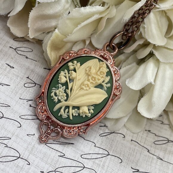 ROSE GOLD Green Lily of the Valley Cameo Summer Pendant Necklace Charm Wedding - Picture 3 of 12